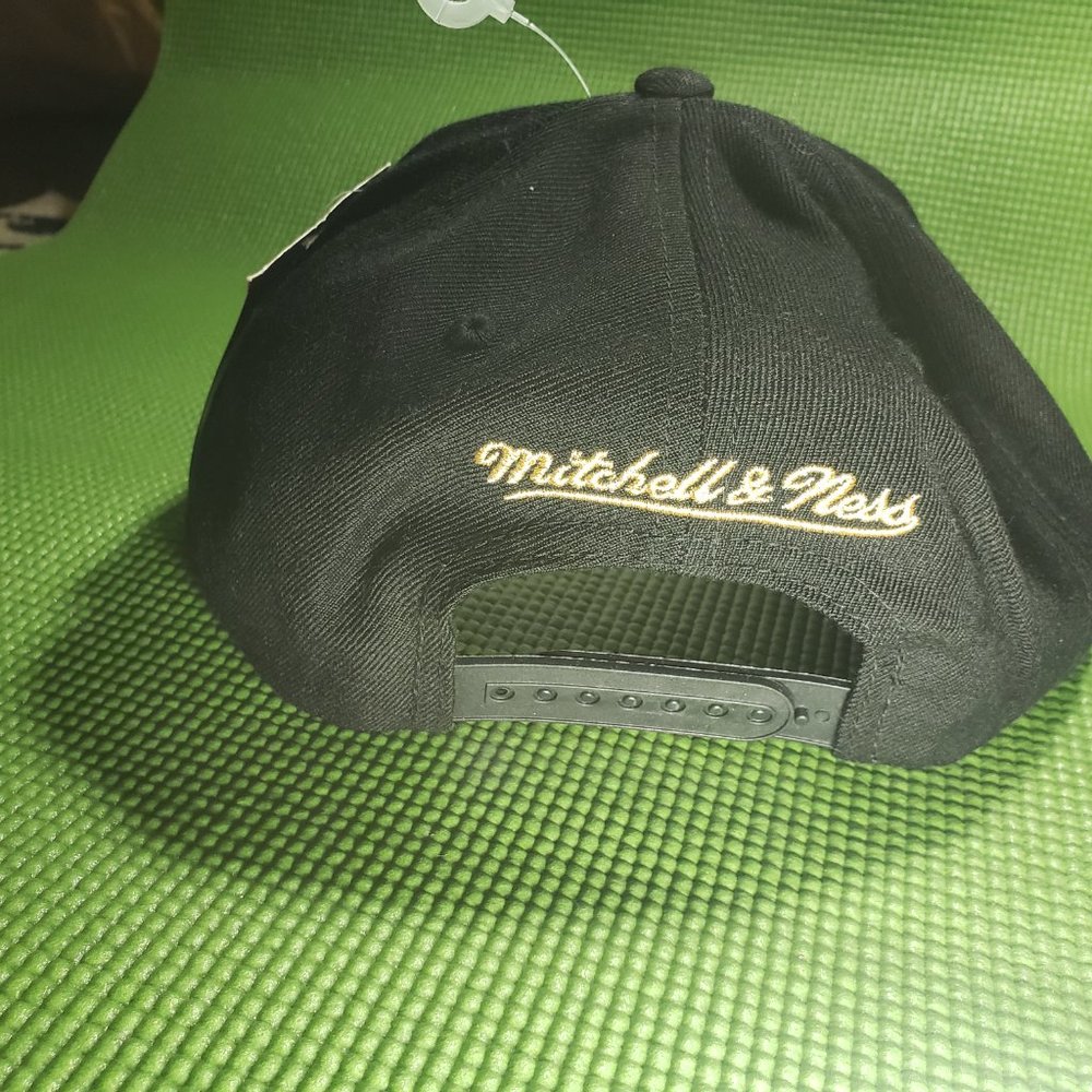 Toronto Raptors Mitchell & Ness Snap Back - Picture 4 of 6